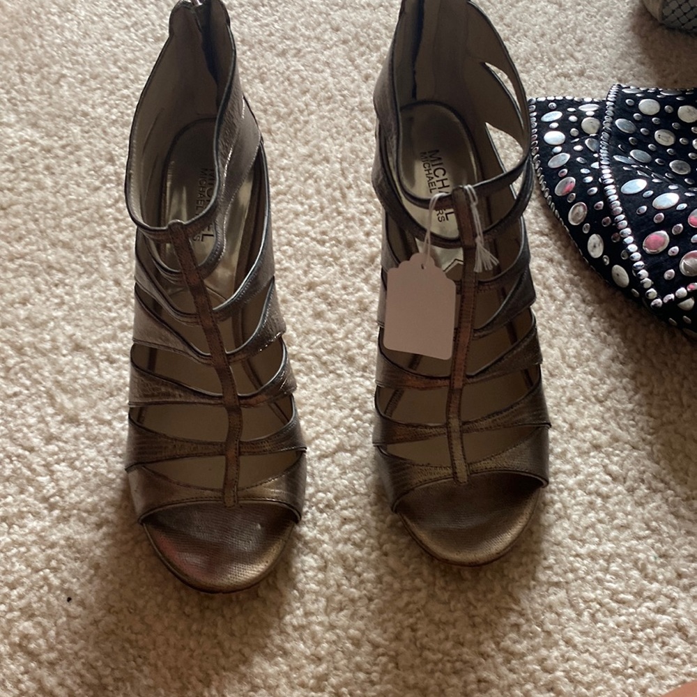 Grey heels